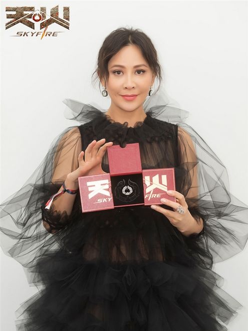 电影《天·火》导演卸任天坛奖评委 送刘嘉玲等人礼物