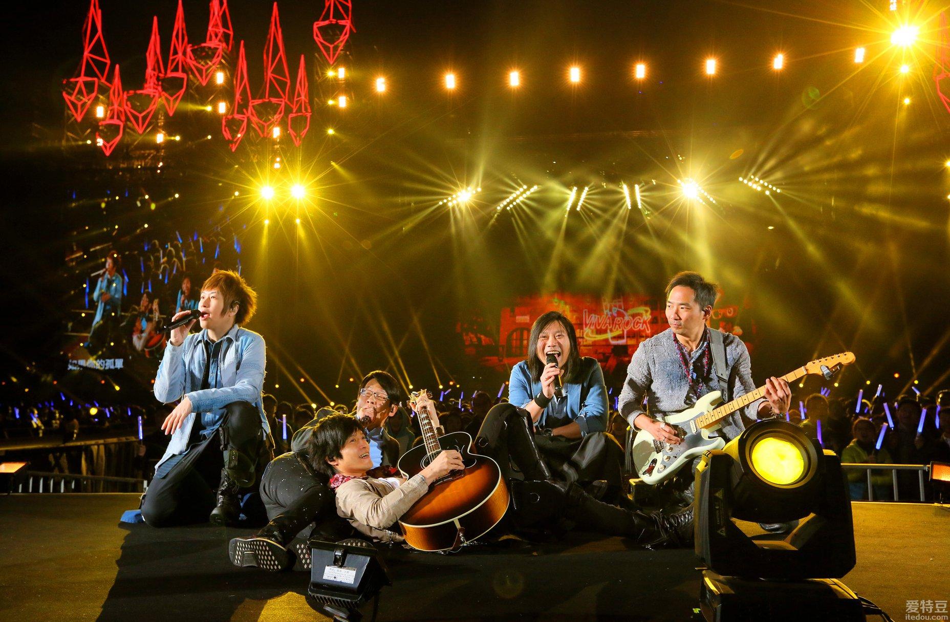 电影《五月天人生无限公司》公映 万场演唱会影院同步开启