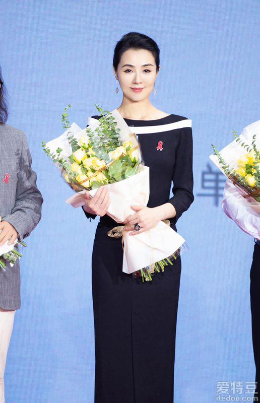 电影《黄玫瑰》首映 姜宏波诠释“最美医生”