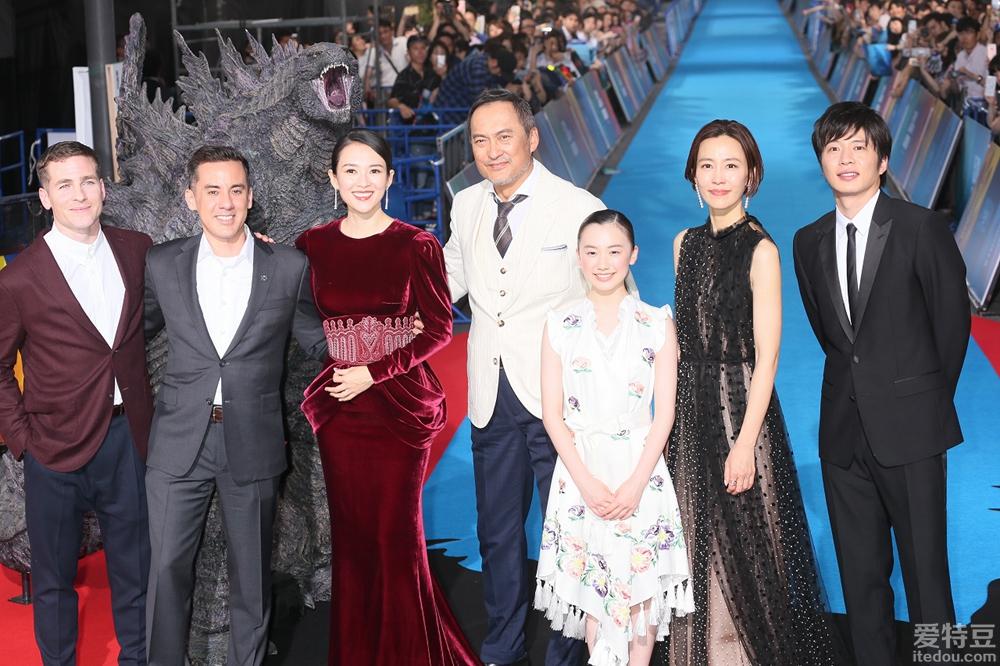 电影《哥斯拉2：怪兽之王》日本首映礼章子怡成全场焦点