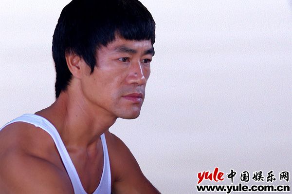 《站住！小偷》曝功夫剧照 喜剧大片再添打戏猛料