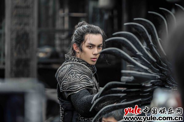 《影》930上映 吴磊出征水墨杀场获张艺谋称赞