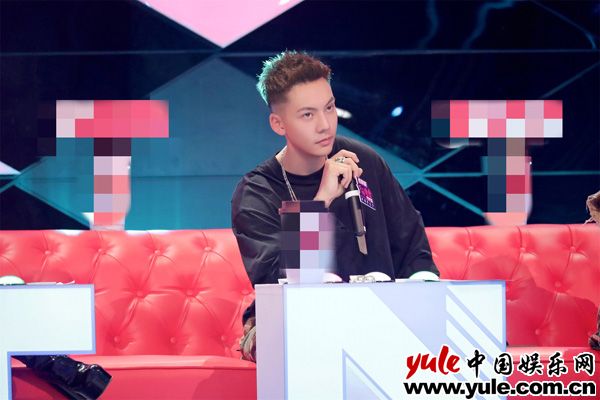 《下一站传奇》男生战队首迎“热座battle战”，吴亦凡“我觉得你们有点失策”