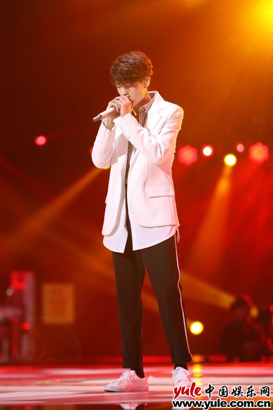 《下一站传奇》石佳鹏说唱被邓紫棋赞“最好”