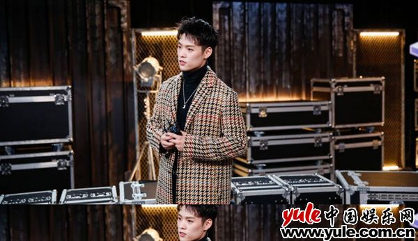 Jeffrey董又霖现身《中国音乐公告牌》 首次打歌《一个人去巴黎》演绎时空交错