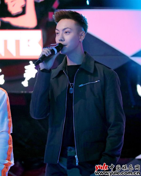 周笔畅转型“温和”导师，《下一站传奇》学员自弹自唱被邓紫棋称赞