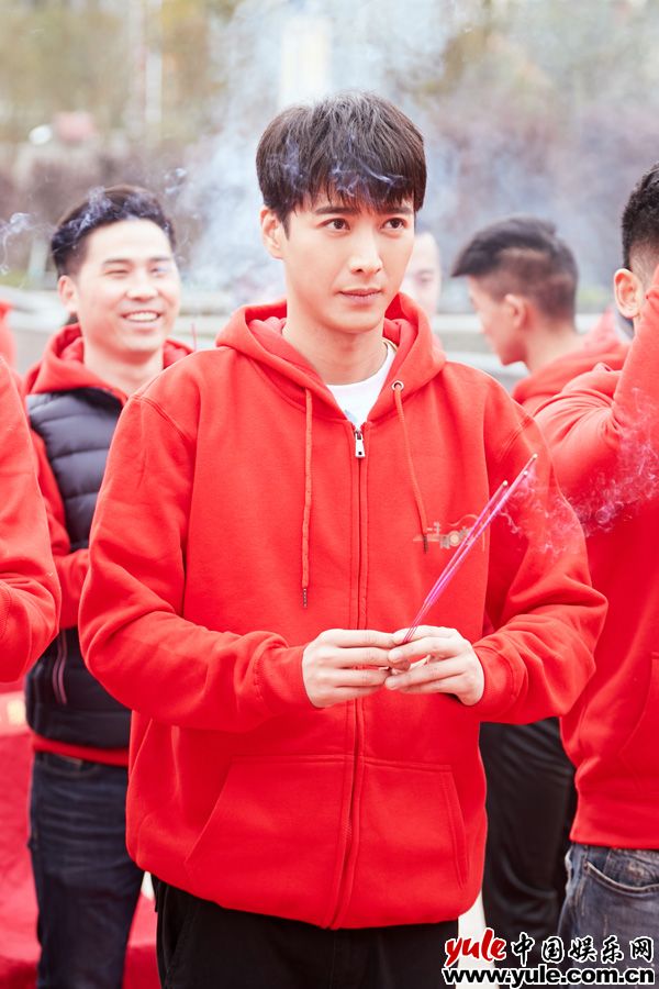 《吉他兄弟》贵州开机 应昊茗变身“小镇青年”白手起家