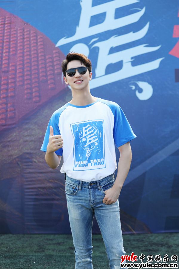 许魏洲新剧《乒乓》深圳开机 诠释国乒手的成长之路