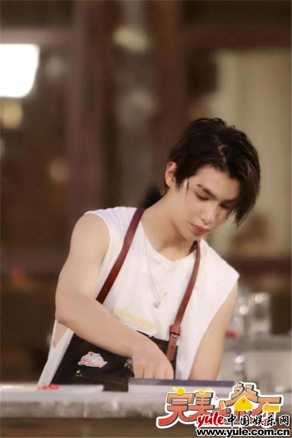 《完美的餐厅》神秘嘉宾代班陈立农  男女PK谁是赢家？