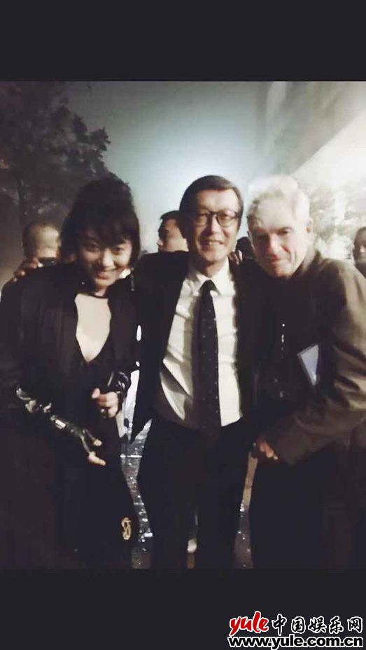 黑文携电影《单行道》获新锐最佳导演奖   成绍兴电影节最大黑马