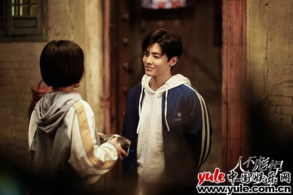 侯明昊《人不彪悍枉少年》持续热播 “彪”式暖男惹人爱