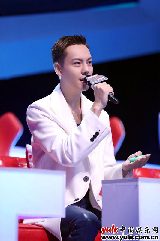 《下一站传奇》男生战队“临阵编歌”，邓紫棋竟自称“老母亲”？