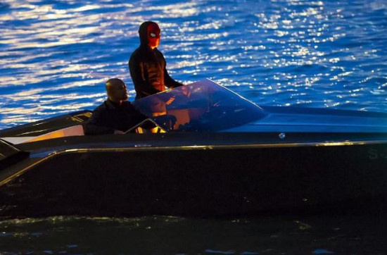 反派另有其人？《蜘蛛侠2》荷兰弟联手“神秘客”