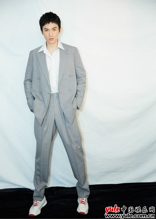 邬立朋《幕后之王》发布会化身“护唇膏小队长” 称罗晋还是个孩子