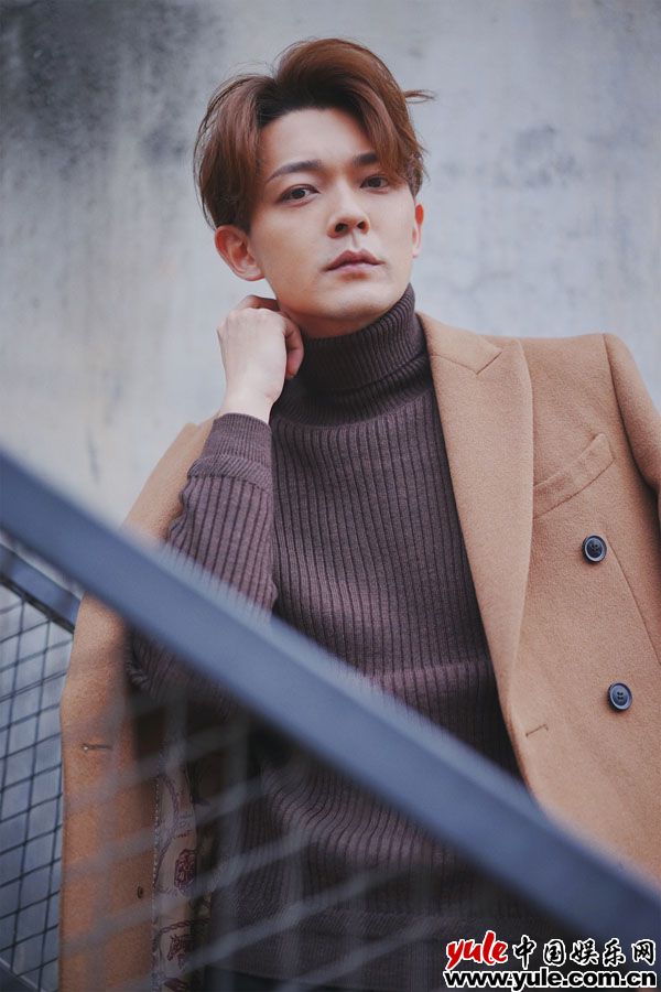 《浪漫星星》全集完美收官 闫肃新写真显深沉迷人