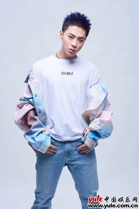 ICE和王嘉尔强强联手，新歌《Red》让人热血沸腾