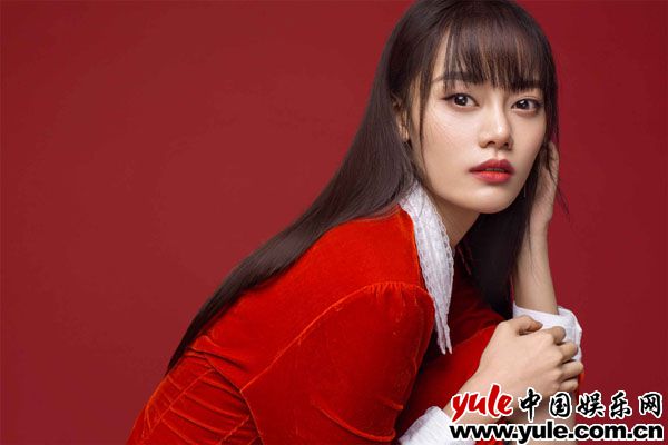 《幕后之王》赵思玫演绎女总裁 绽放职场桀骜魅力