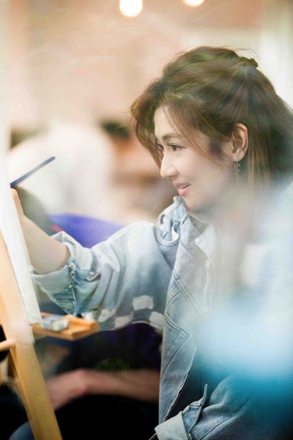 《女儿们的恋爱》Selina约会小11岁男生 画室互动超有爱