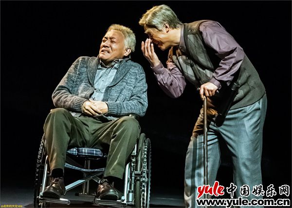 李梦男《小镇琴声》首演赢满堂彩 戏骨就是戏骨