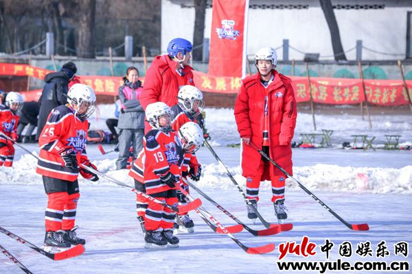 易烊千玺《大冰小将》秀毛笔字 对战沈阳“老男孩”
