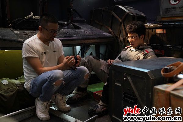 张亦驰《流浪地球》曝花絮    李一一同款筛子引追捧