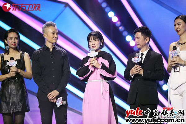 《妈妈咪呀6》首播：胡可爆沙溢甜蜜告白，吴京师姐帅气登场