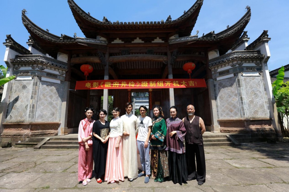 《古井凶灵》发角色海报 “猜灯谜赢影票”喜闹元宵节