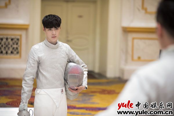 “你人真好”成《黄金瞳》经典台词 张艺兴在线群发好人卡