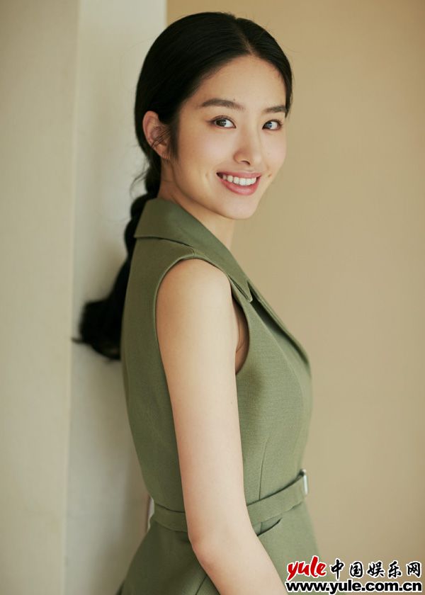 杨采钰官宣好莱坞大片《重力反转》 中美多次试戏后敲定