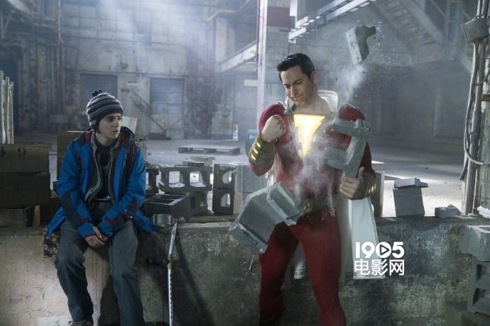 《雷霆沙赞！》再曝新剧照 沙赞比利表情神同步