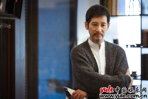 王劲松双剧强势开播 《推手》《夜空最闪亮的星》霸屏来袭