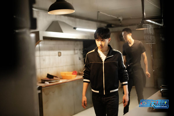 邓伦《密室大逃脱》出糗  杨幂展现辣椒油解题神技