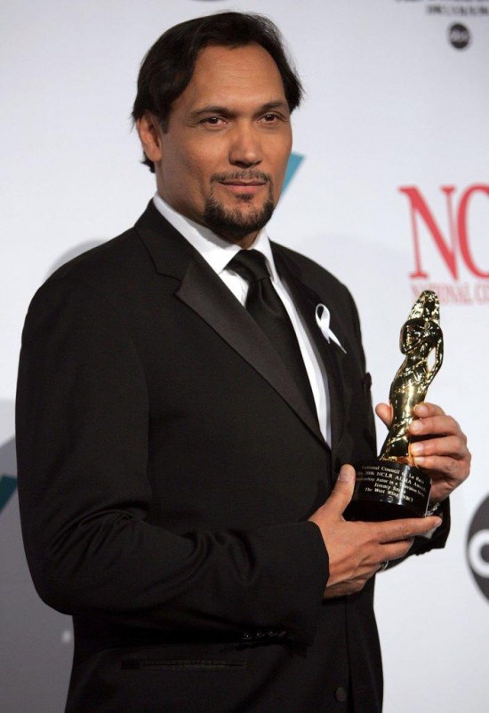 吉米·斯密茨加盟《身在高地》 《摘金》导演执导