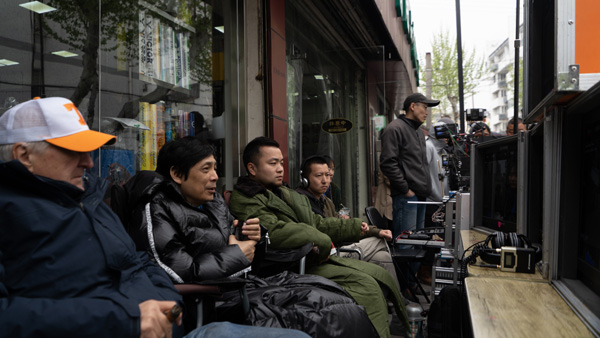 电影《纸骑兵》火热拍摄中：文人导演范小天带队黄金班底 剑指国际影坛