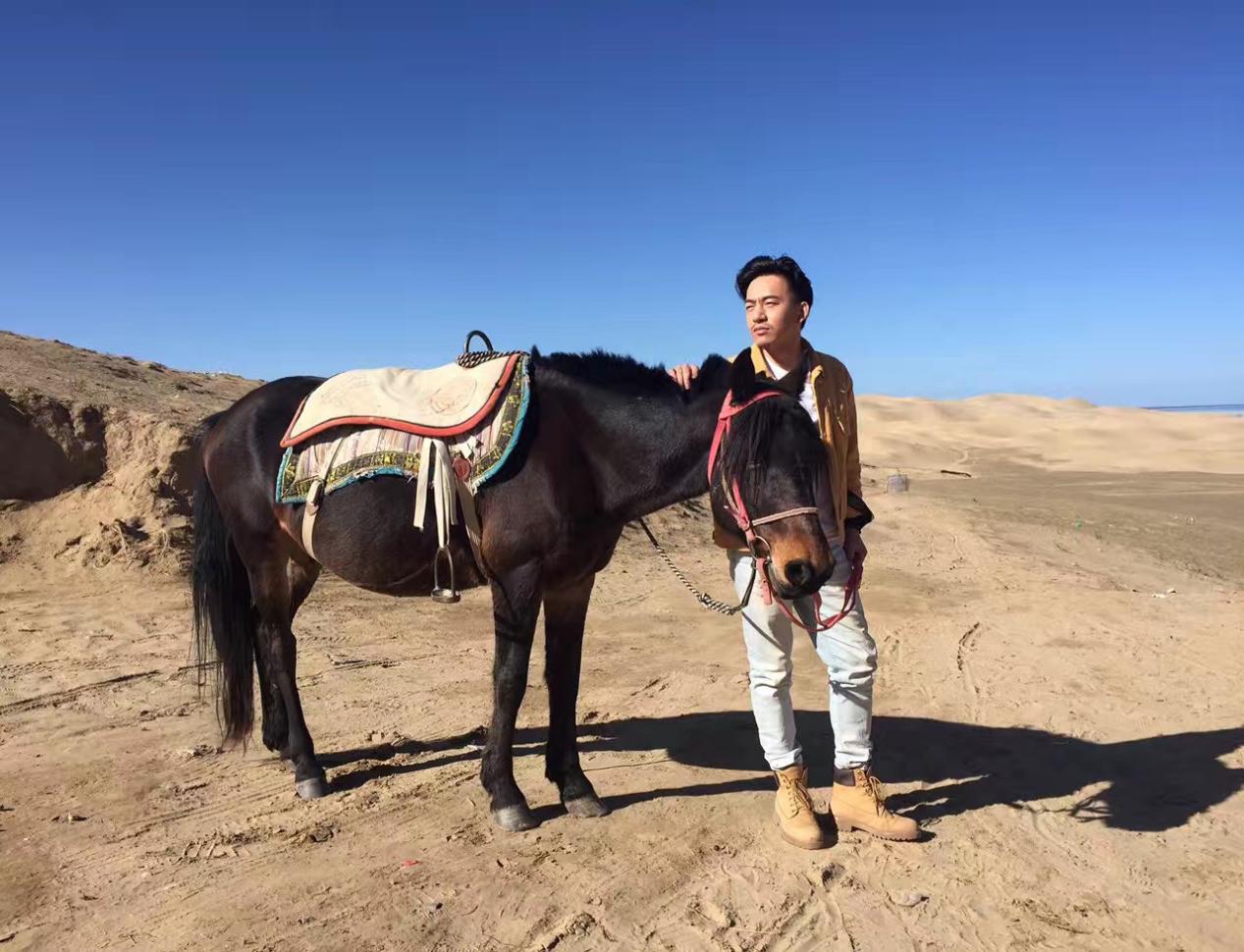 电影《寻找奥特曼》上线 韩斯斯斯演绎失意文青