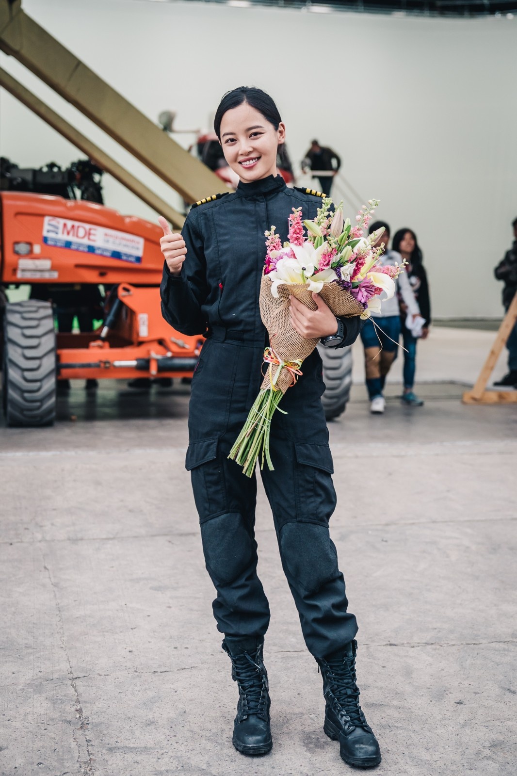 辛芷蕾变身最美女机长！新电影《紧急救援》杀青