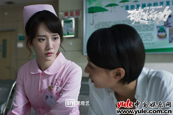 李墨之《破冰行动》热播 勇救闺蜜智取线索