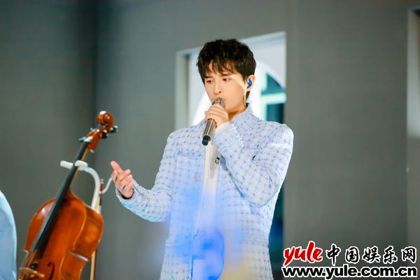 张远《蜕变》舞台被赞高音杀手 真情流露直言“为你蜕变”