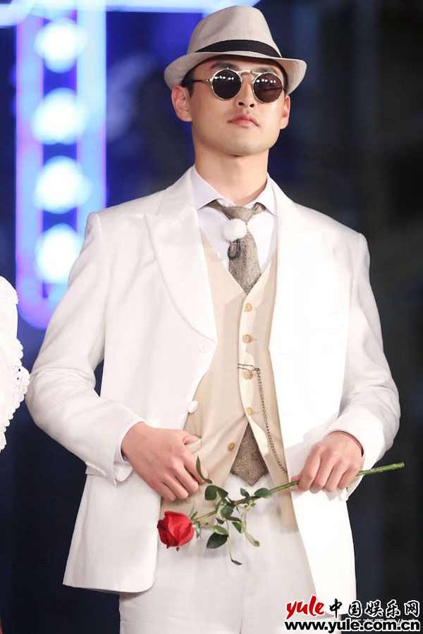 王彦霖《奔跑吧》泥潭遭“按头” 网友：像极了生活和我