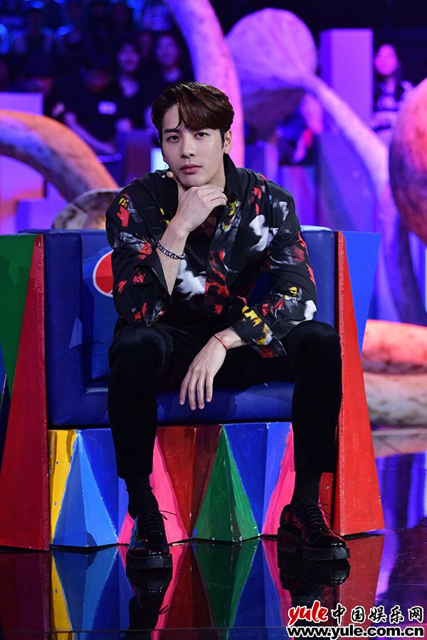 王嘉尔《这就是原创》收官 舞台狙击手引燃全场