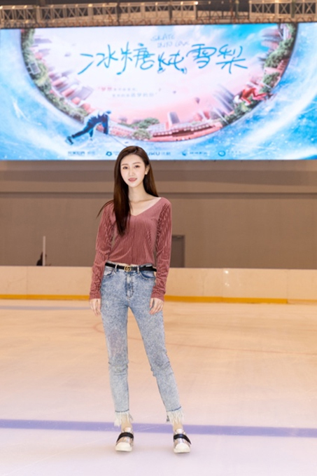 楚月《冰糖炖雪梨》开机 饰美女校花共谱冰上恋曲