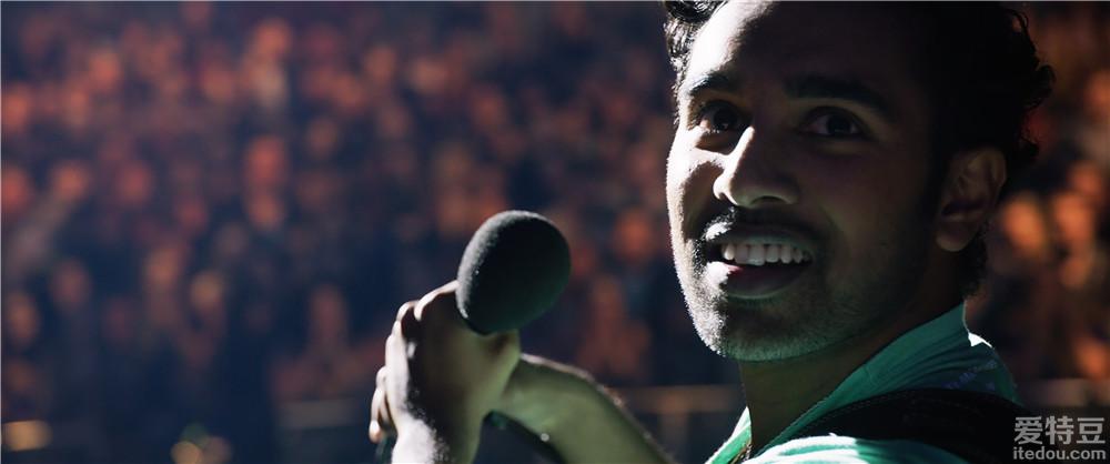 电影《昨日奇迹》发布全新预告 “路人”意外变身摇滚巨星