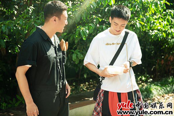 《带着爸爸去留学》小“作”孩特辑上线 引发全民讨论家庭教育该如何破题