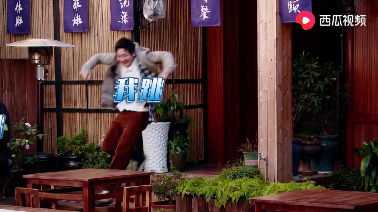 有酒有肉有故事 老村长酒冠名的《大叔小馆》暖心收官