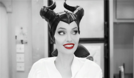 美哭了！《沉睡魔咒2》曝安吉丽娜朱莉化妆视频