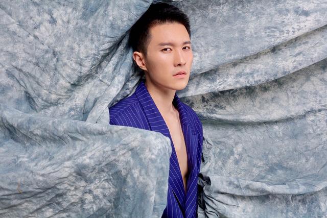 实力小生何志龙独挑大梁 南山戏剧节携悬疑话剧《一二四》重磅亮相