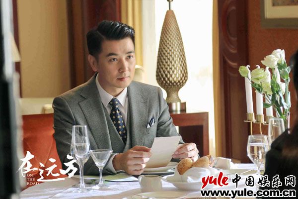 “霸总”保剑锋高智来袭 《在远方》神秘KING现身