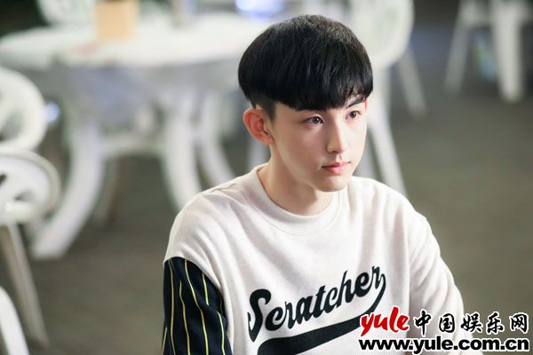 郭俊辰新剧《你好，昨天》开机，高希希执导青春年代剧重温青春岁月