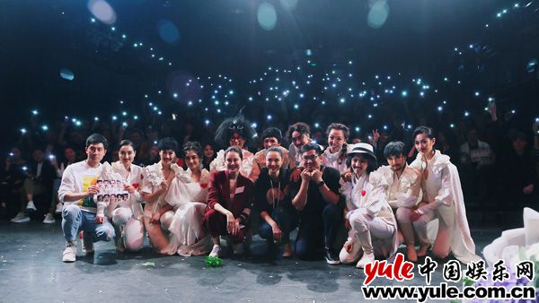 王艺霏《他爱她爱他爱她》首演告捷  笑点频频观众反响热烈