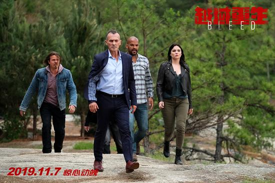 《越域重生》今日公映 幽闭空间上演生死对决